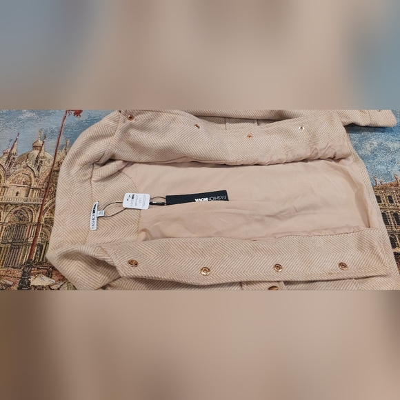 Fashion Nova Tan Blazer with Gold Accents - Picture 9 of 10